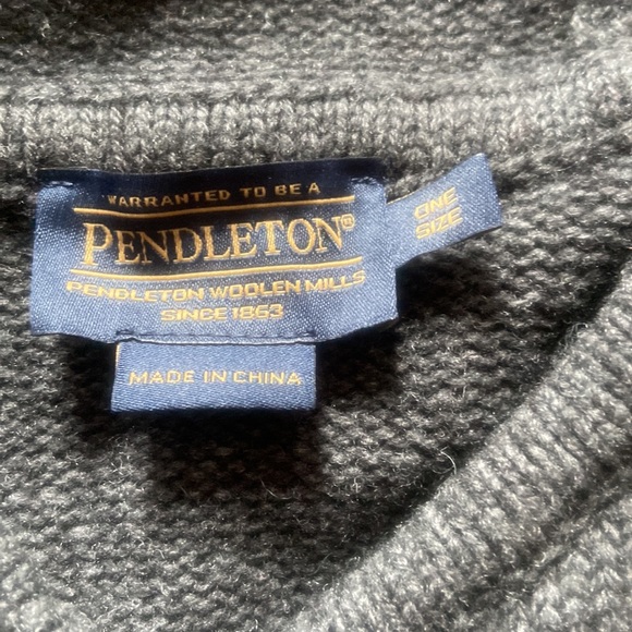 Pendleton cable knit shrug hooded wool poncho - Picture 2 of 5